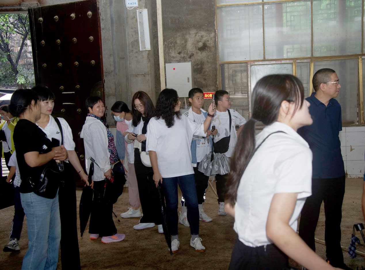 图片2.jpg 图片2.jpg